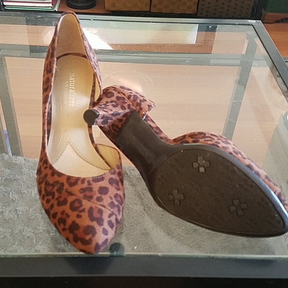 Shoes - Picture 3 of 4